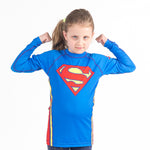 Superman logo kids rashguard longsleeve front flexing